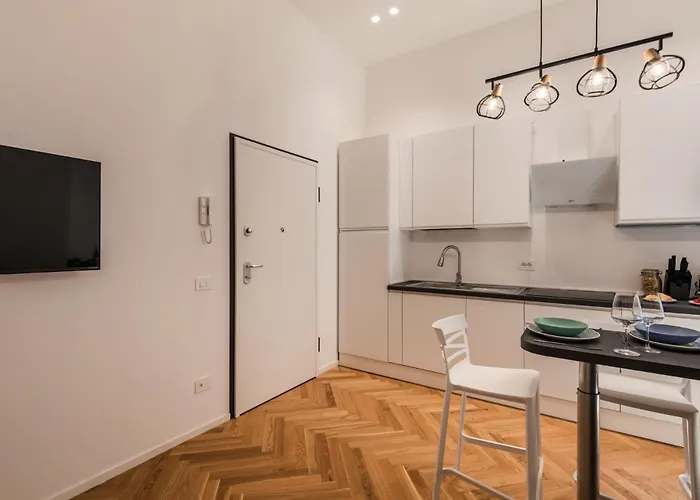 The Rent - One-bedroom In Barberini Apartment *